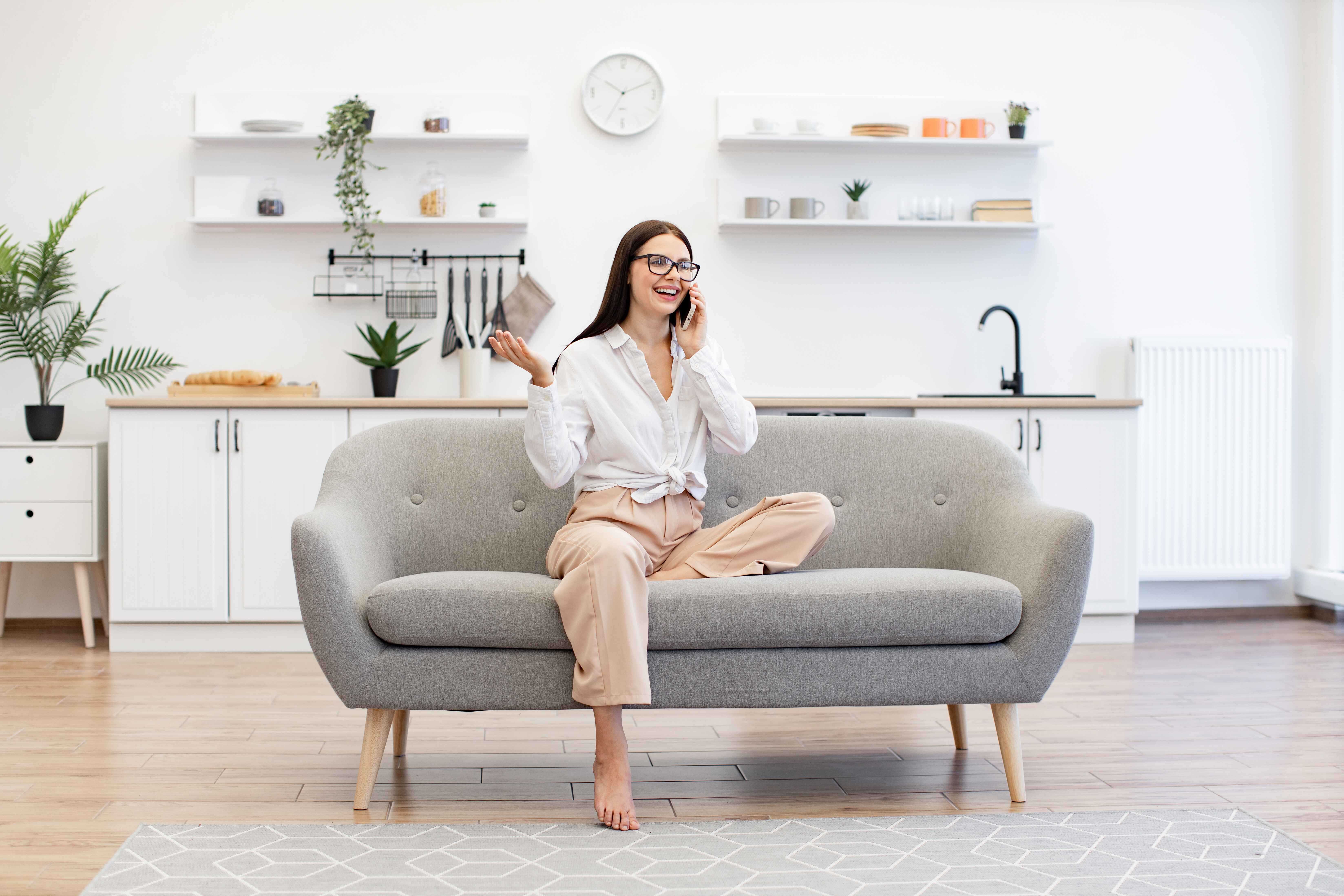 Simpan 11 Barang Ini, Buat Ruang Tamu Jadi Rapi dan Nyaman